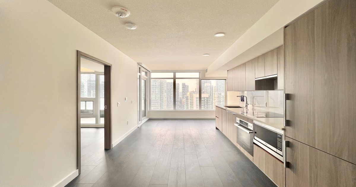 1 Concord Cityplace Way Toronto
