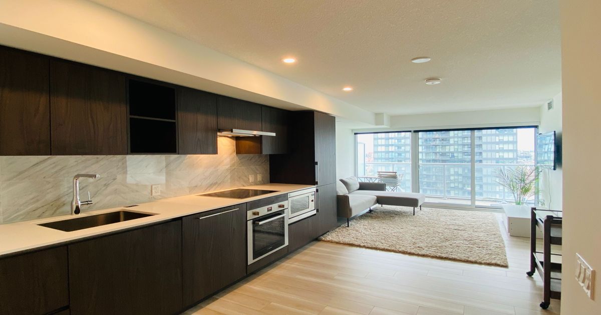 17 Bathurst Street Toronto