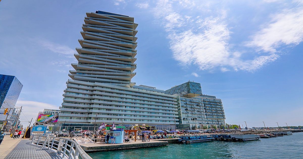 15 Queens Quay E Toronto