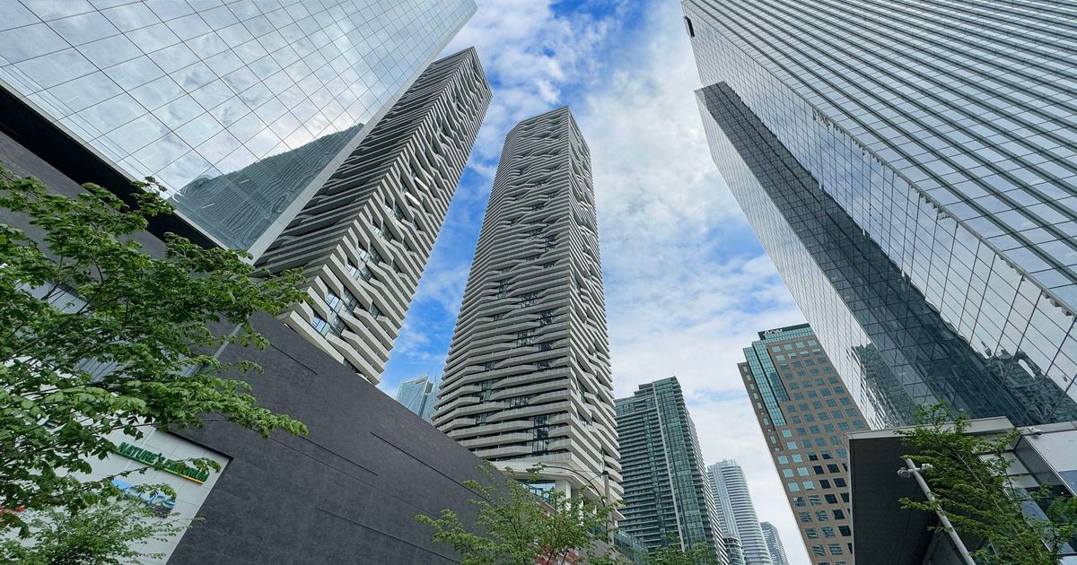 88 Harbour Street Toronto