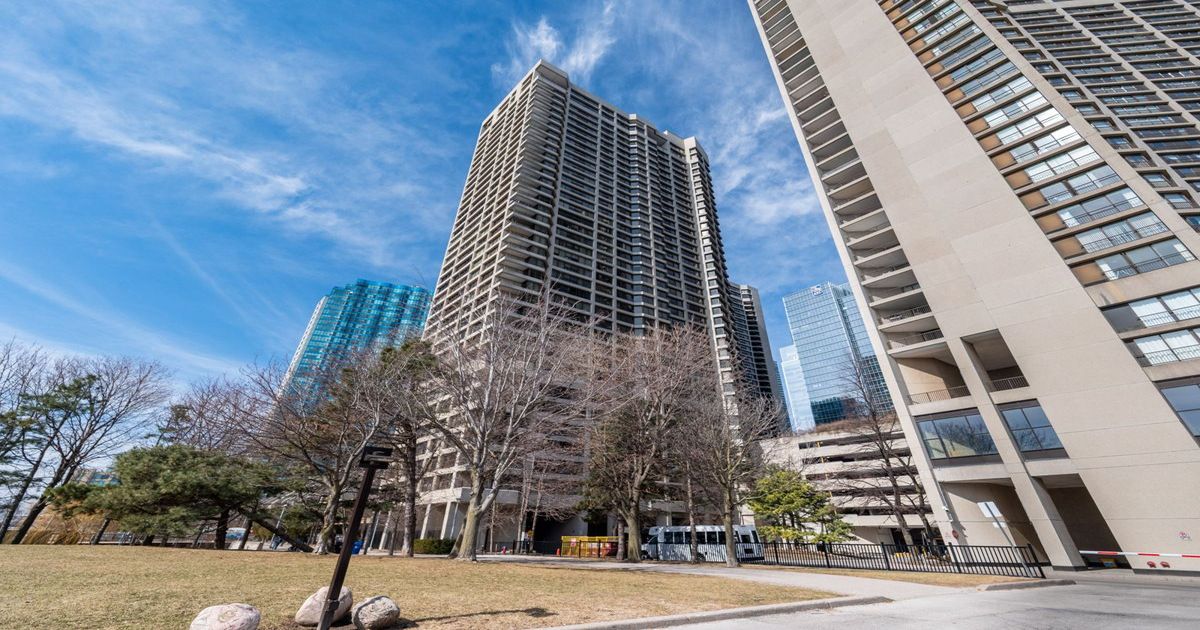 65 Harbour Square Toronto
