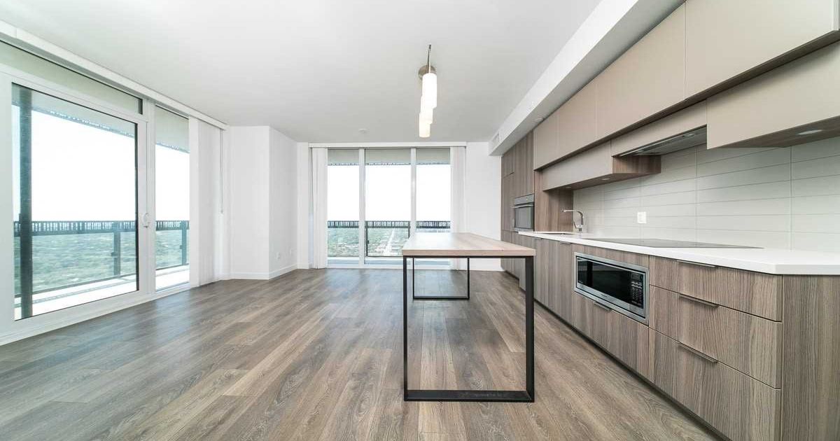 8 Eglinton Avenue E Toronto