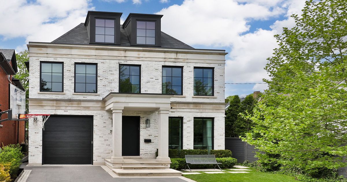 216 Glenayr Road Toronto