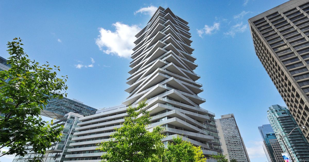 15 Queens Quay E Toronto