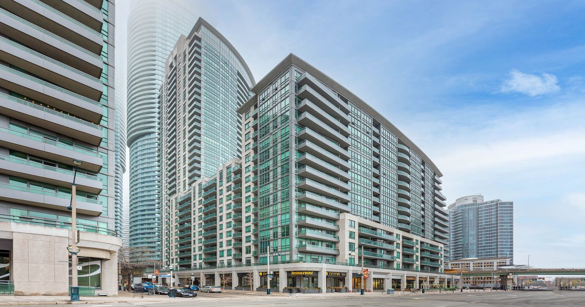 25 Lower Simcoe Street N Toronto