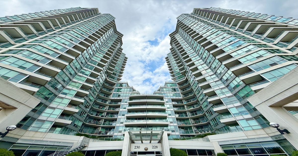 228 Queens Quay W Toronto