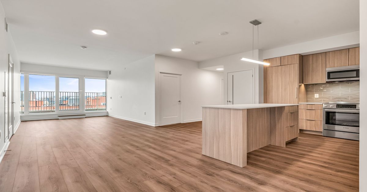 88 Bathurst Street Toronto