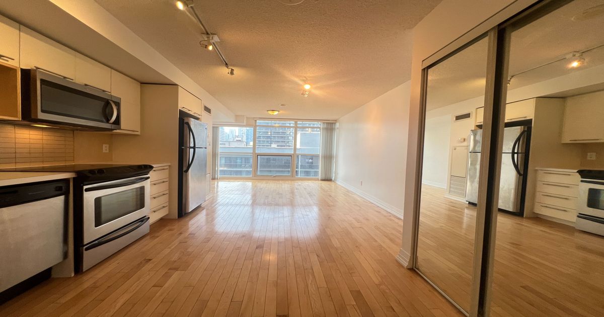 25 Carlton Street Toronto