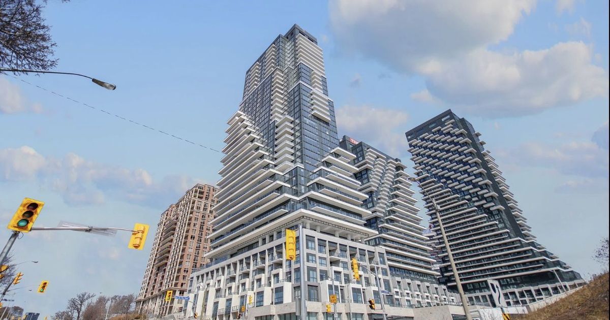 10 Inn On The Park Drive Toronto