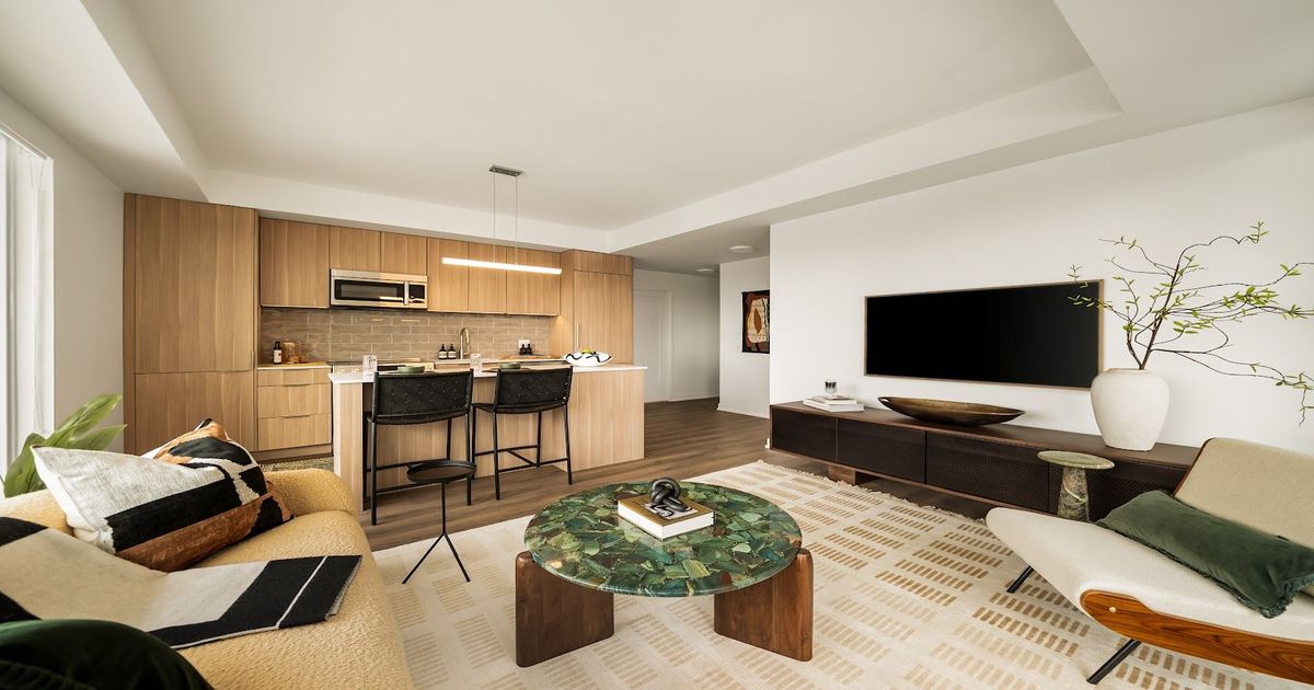 88 Bathurst Street Toronto