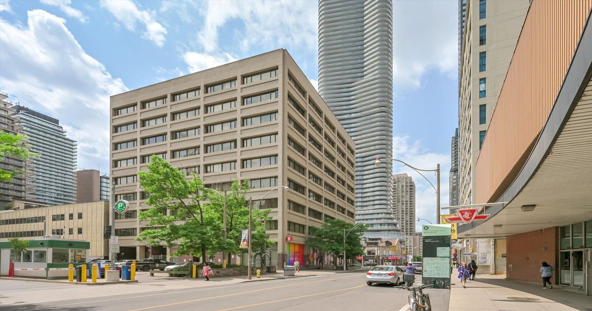 555 Yonge Street Toronto