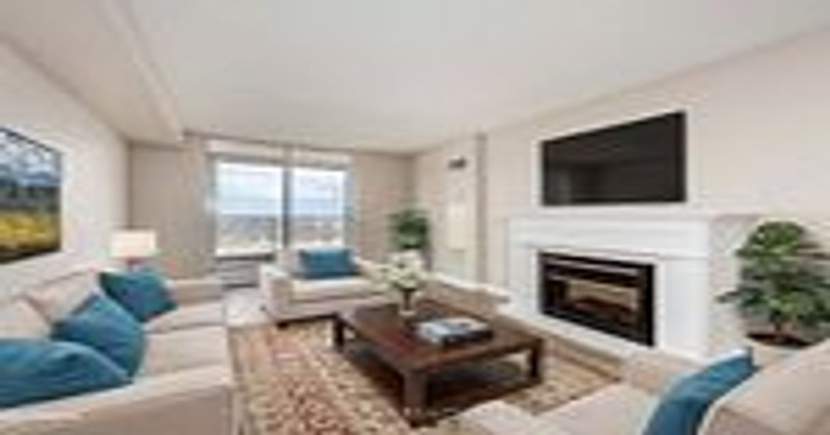 18 Kenaston Gardens Toronto