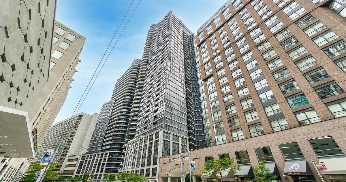 21 Carlton Street Toronto