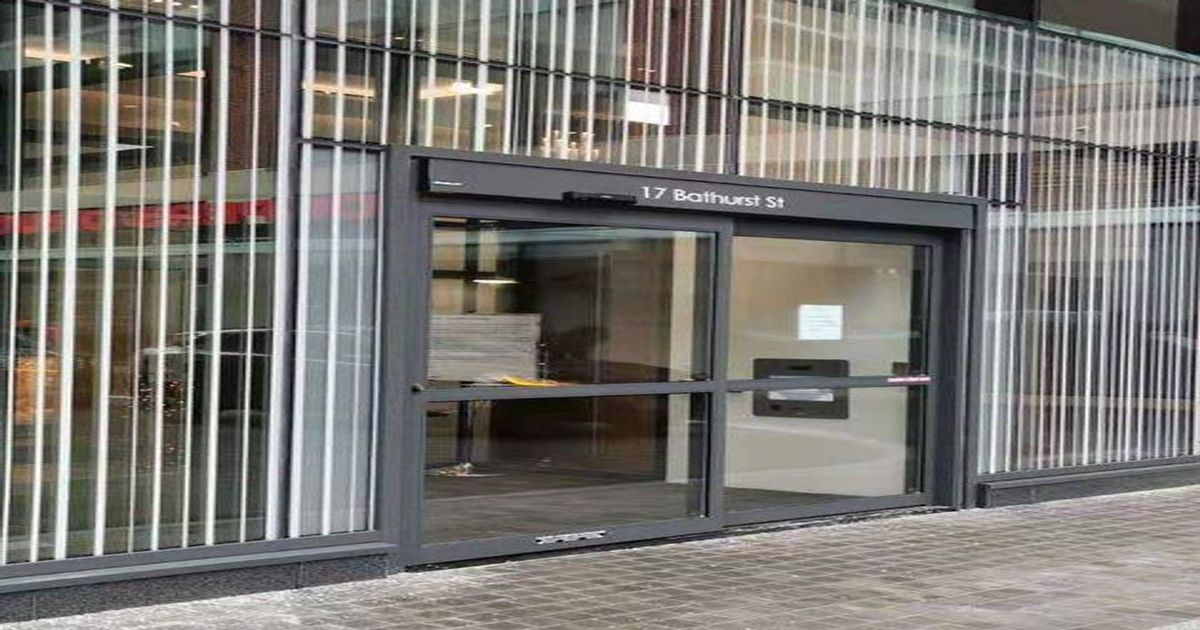 17 Bathurst Street Toronto
