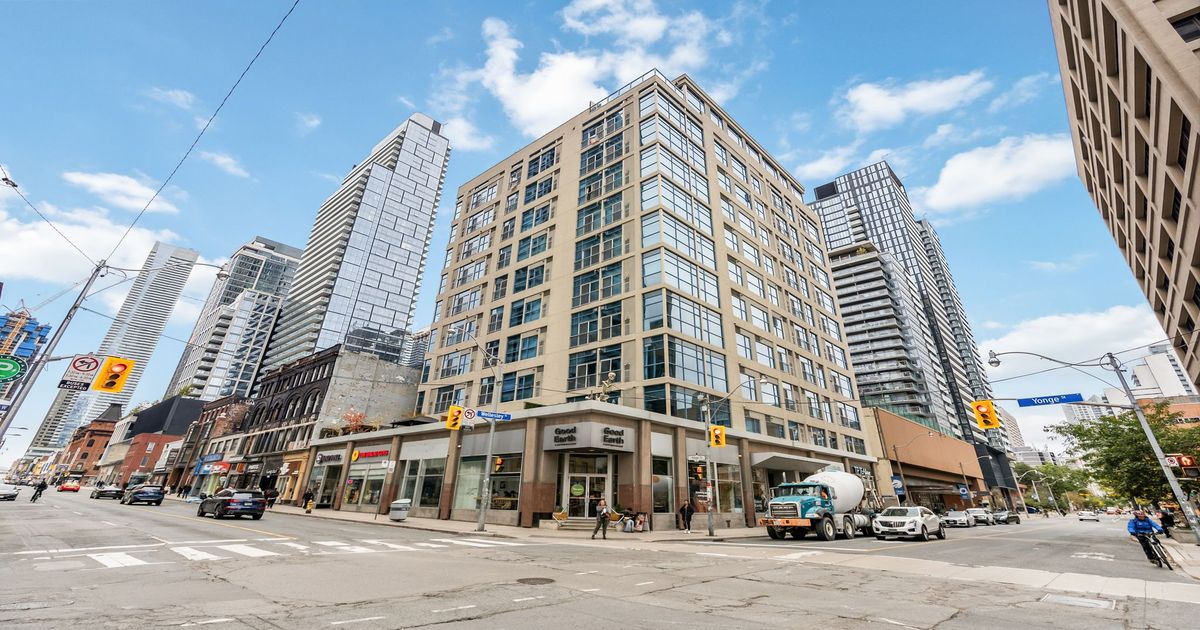 8 Wellesley Street E Toronto