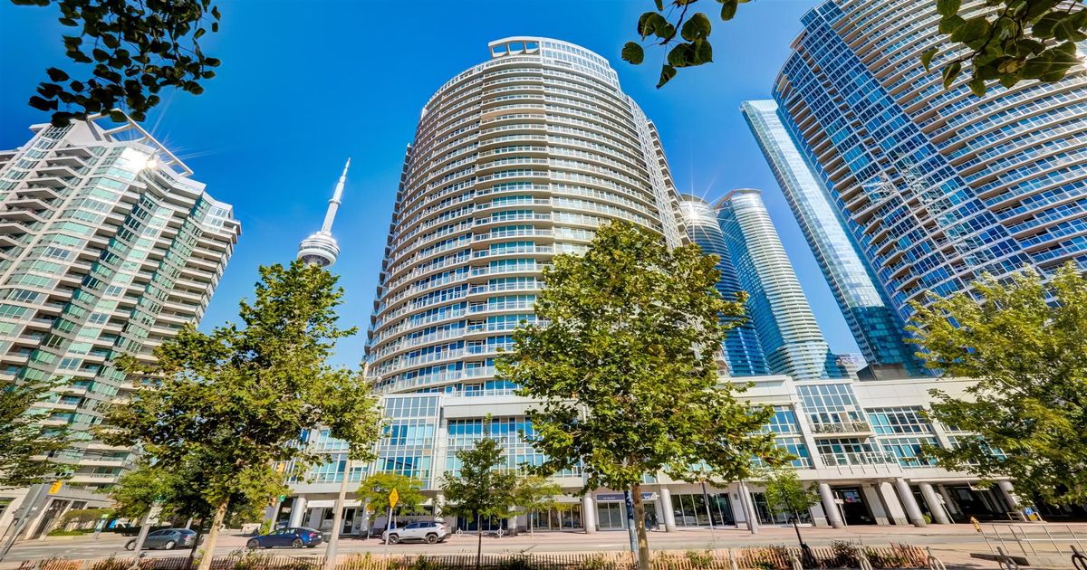 218 Queens Quay W Toronto