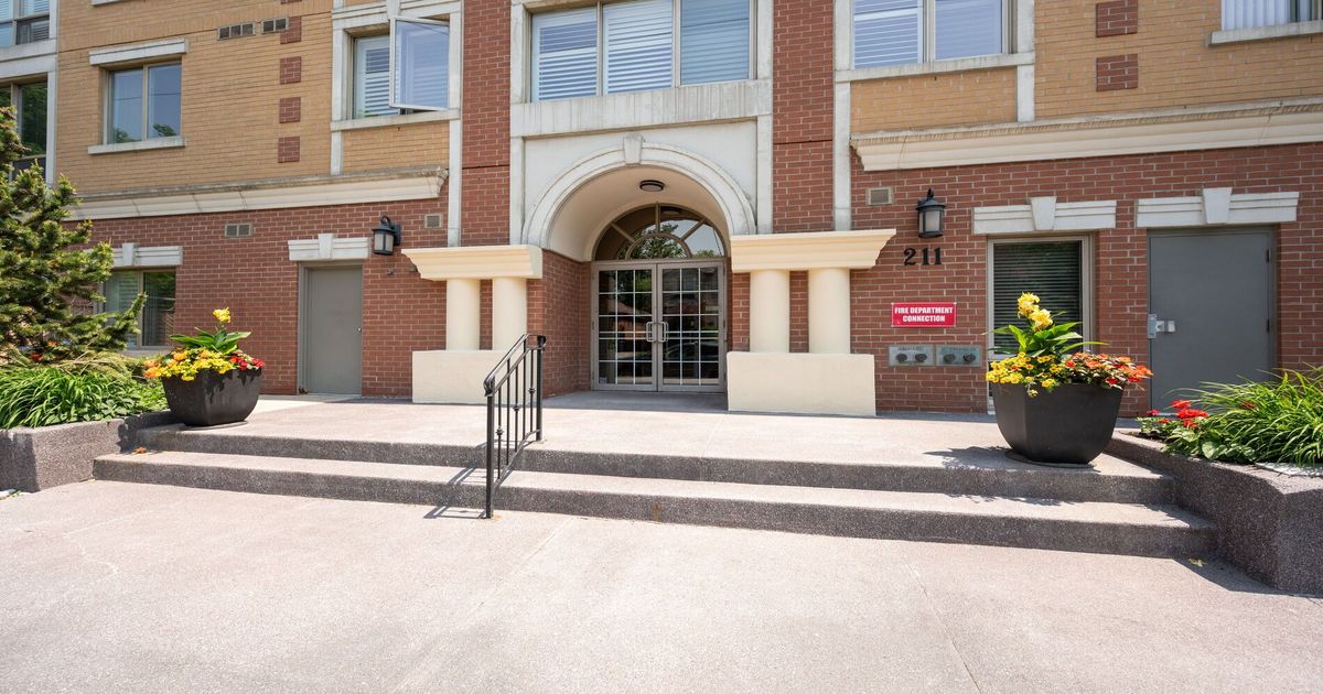 211 Randolph Road N Toronto