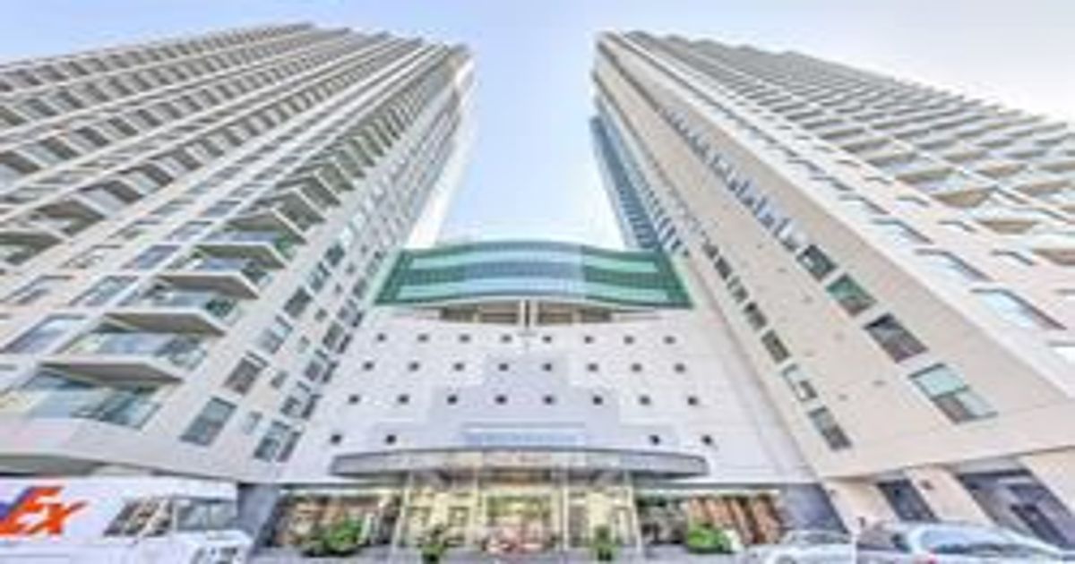 99 Harbour Square Toronto
