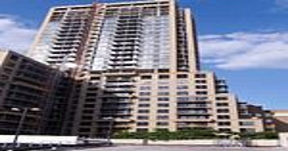 35 HAYDEN Street Toronto