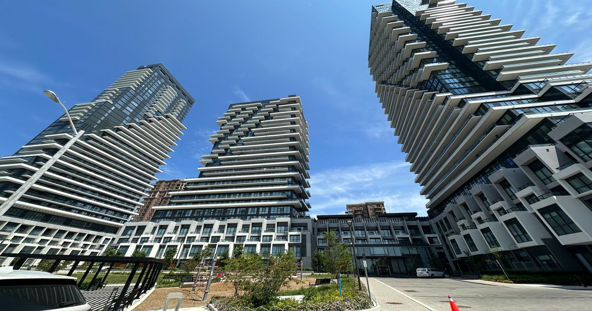 20 Inn On The Park Drive Toronto