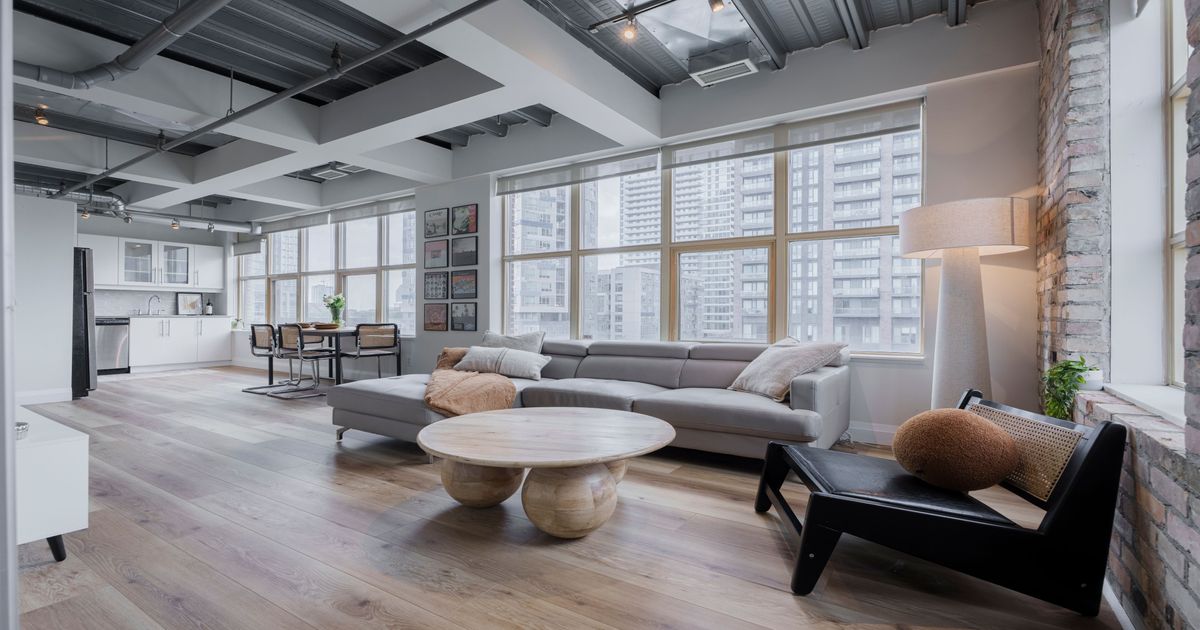 736 Dundas Street E Toronto