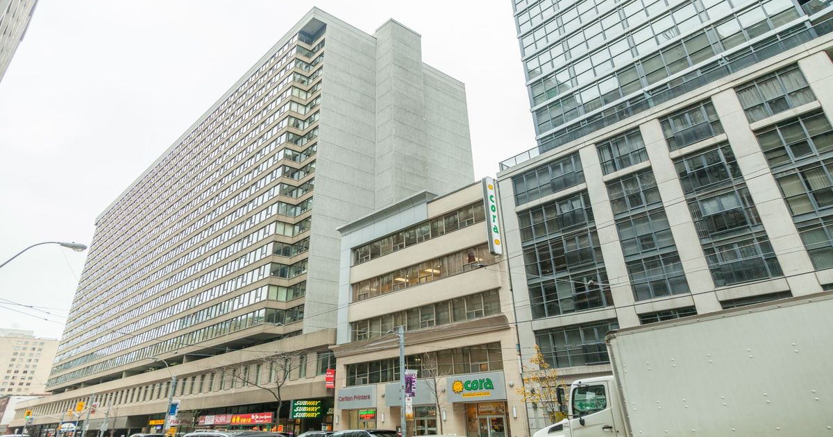 45 Carlton Street Toronto