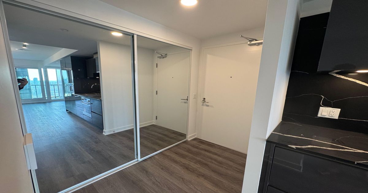 238 Simcoe Street N Toronto