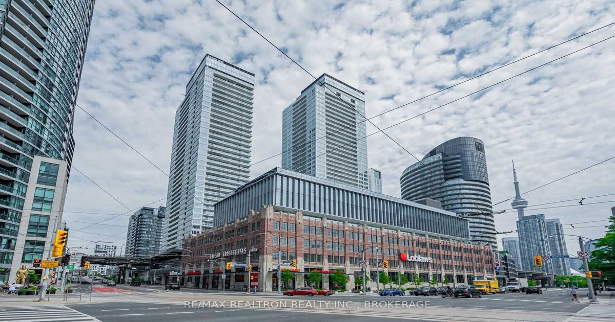 17 Bathurst Street Toronto
