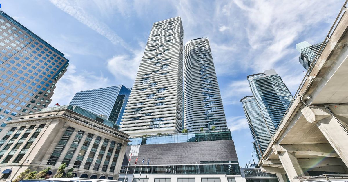 88 Harbour Street Toronto