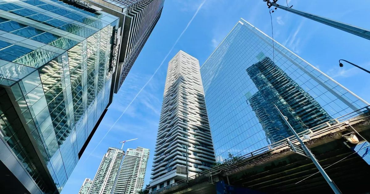 100 Harbour Street Toronto