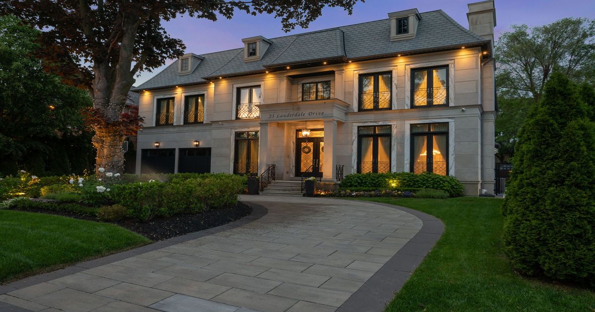 23 Lauderdale Drive Toronto