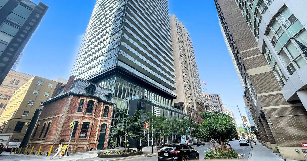 15 Grenville Street Toronto