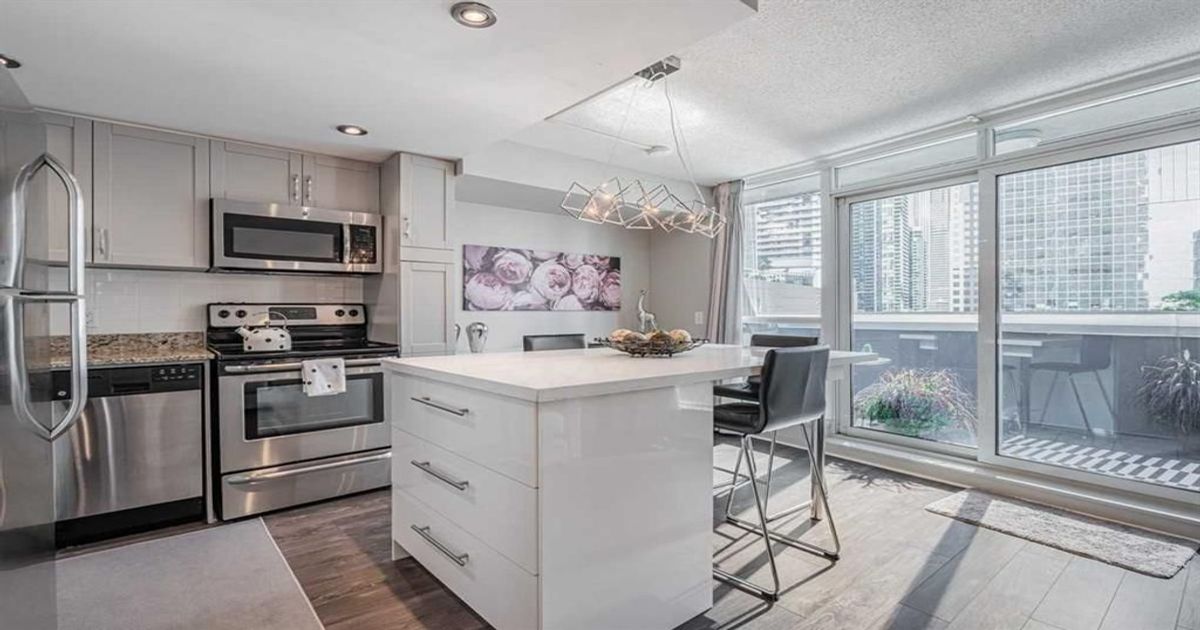 8 York Street Toronto