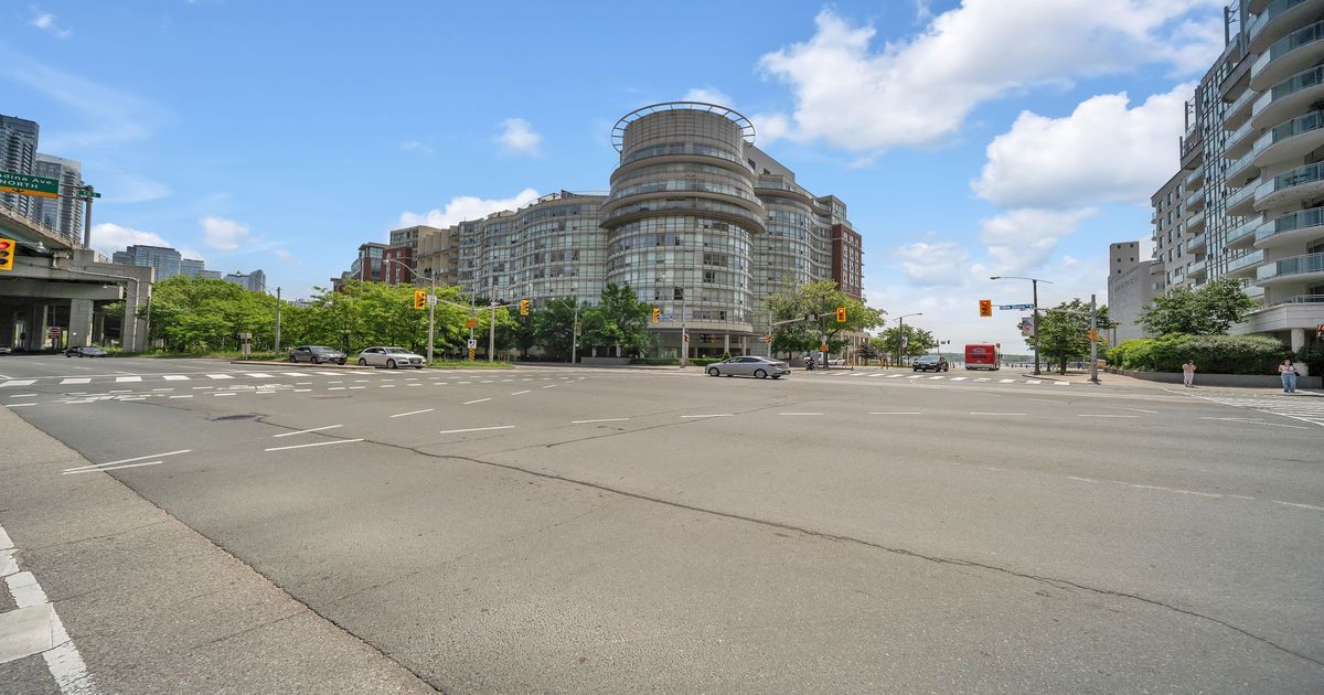 550 Queens Quay W Toronto
