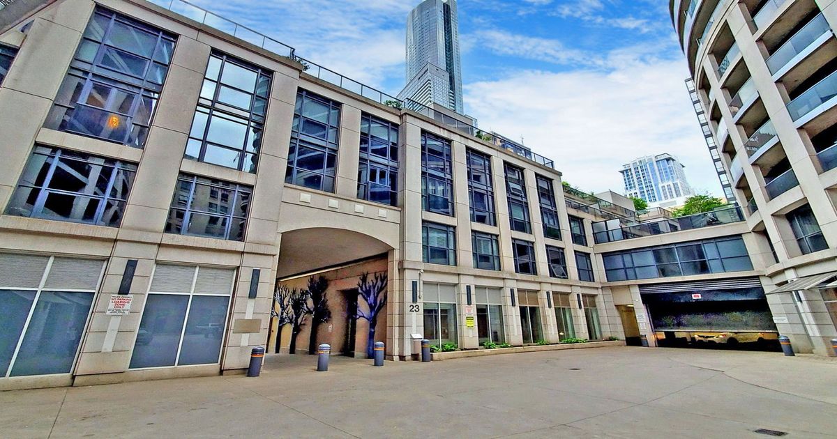23 Carlton Street Toronto