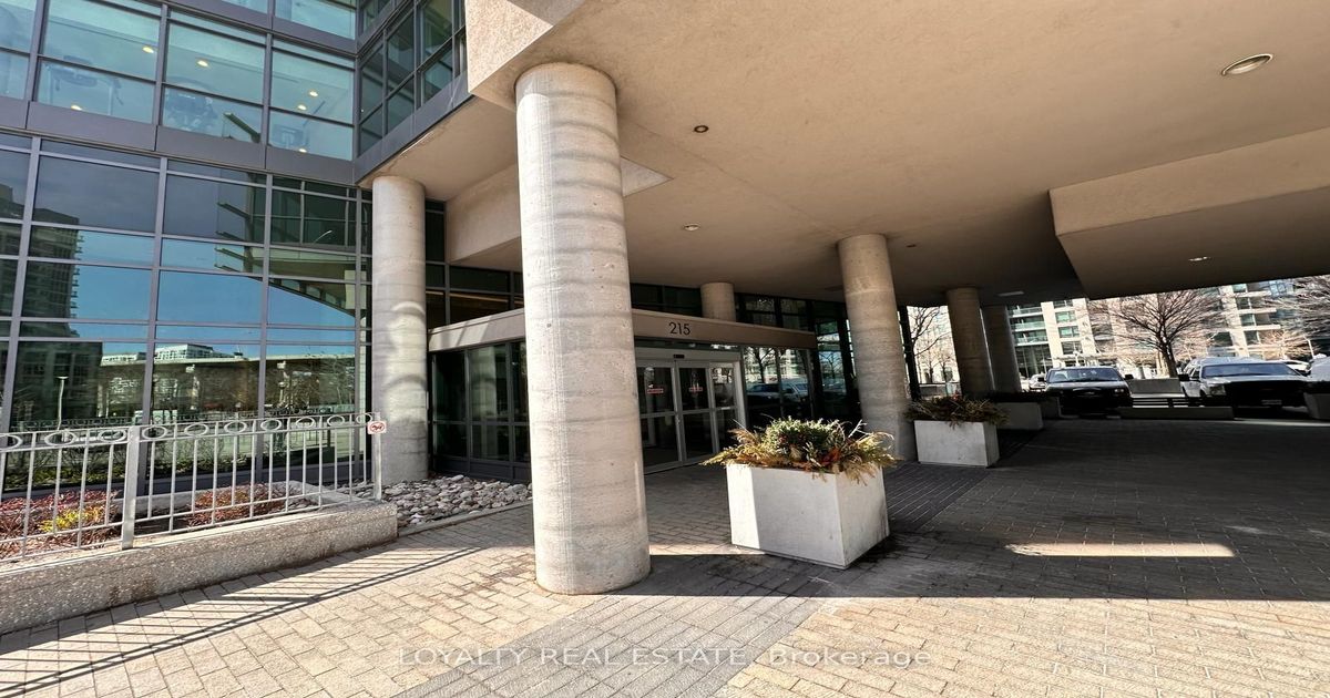215 Fort York Boulevard Toronto