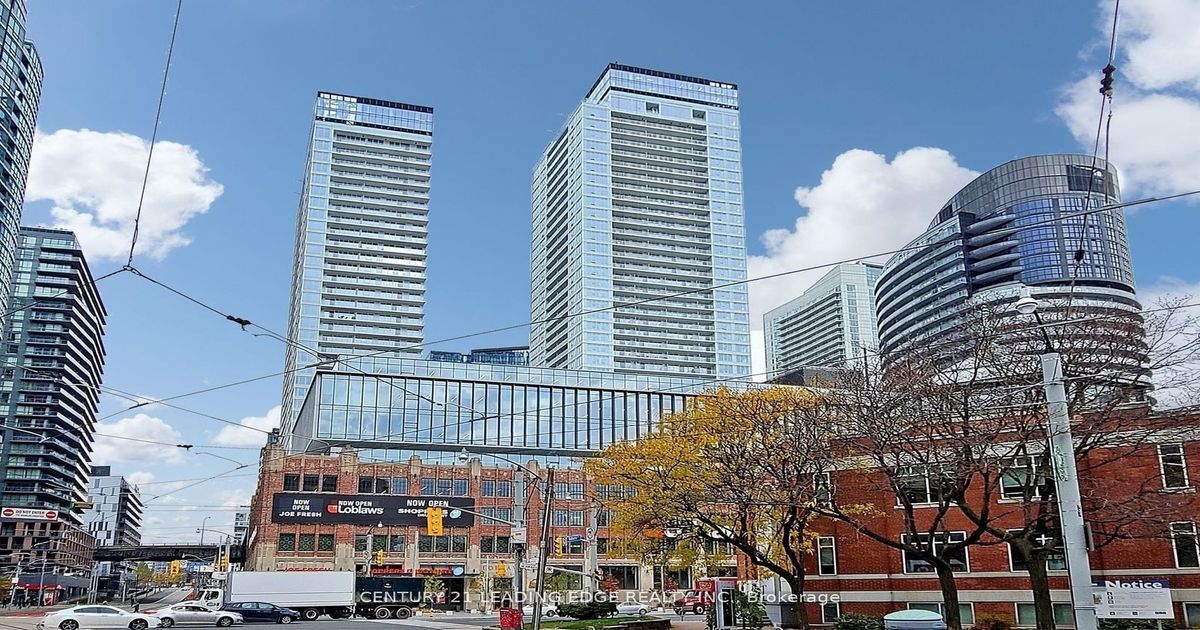 17 Bathurst Street Toronto