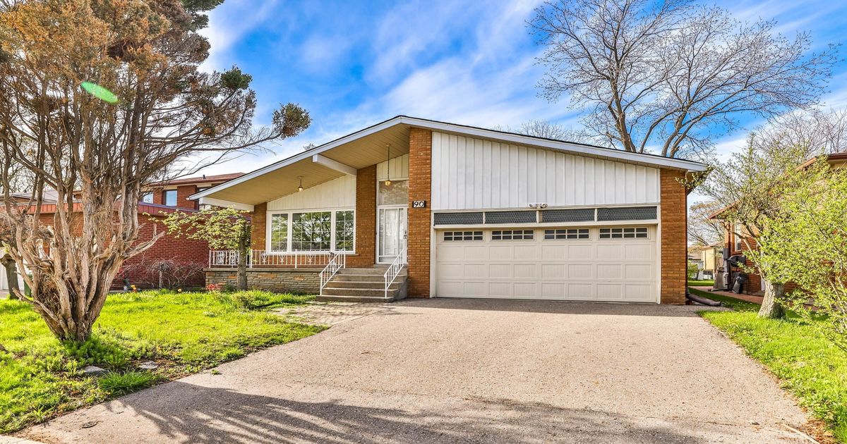 90 Charlton Boulevard Toronto