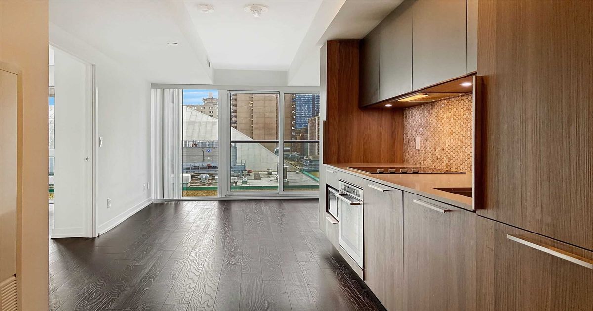 85 Wood Street Toronto