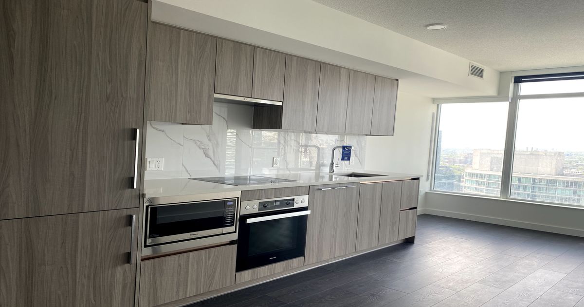 1 Concord Cityplace Way Toronto
