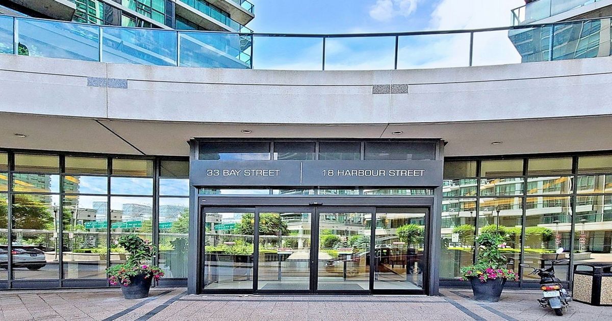 33 Bay Street Toronto