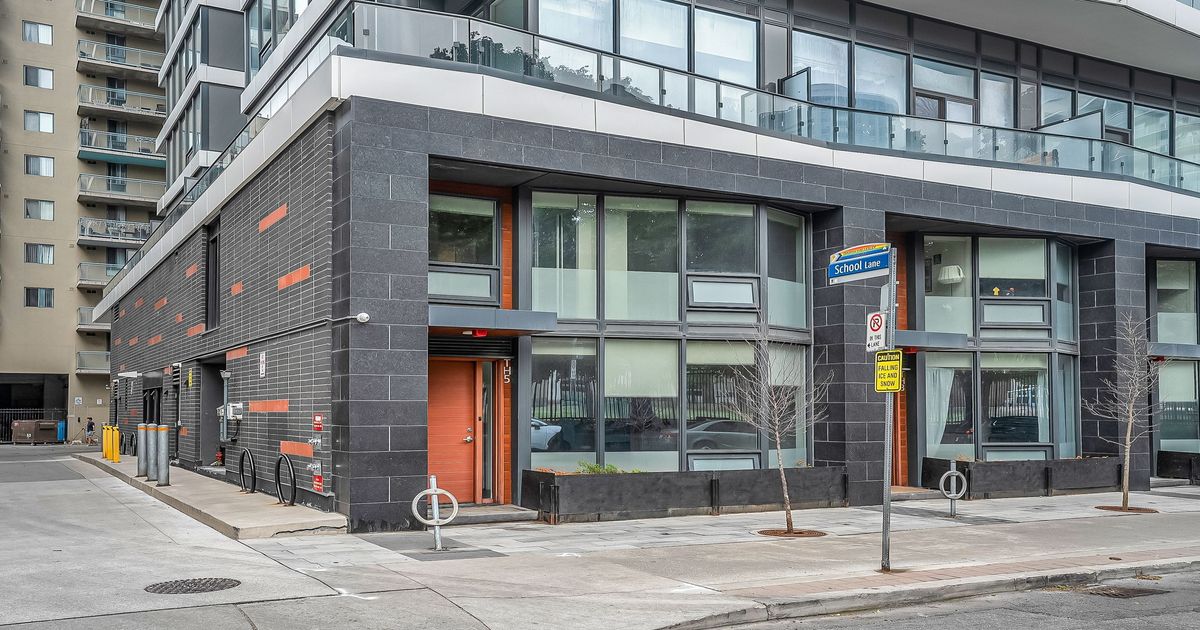85 Wood Street Toronto