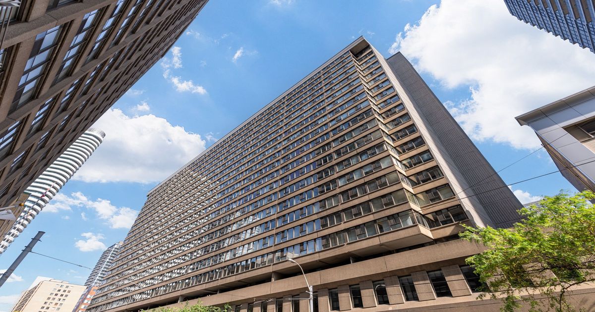 45 Carlton Street Toronto