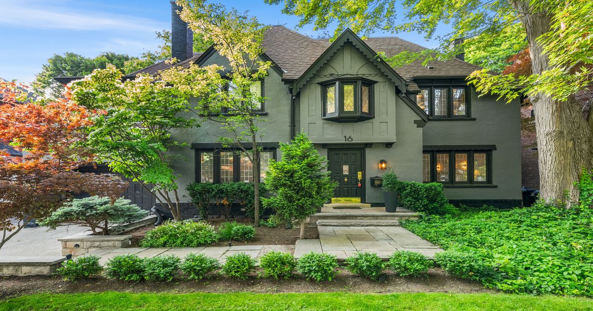 16 Elderwood Drive Toronto