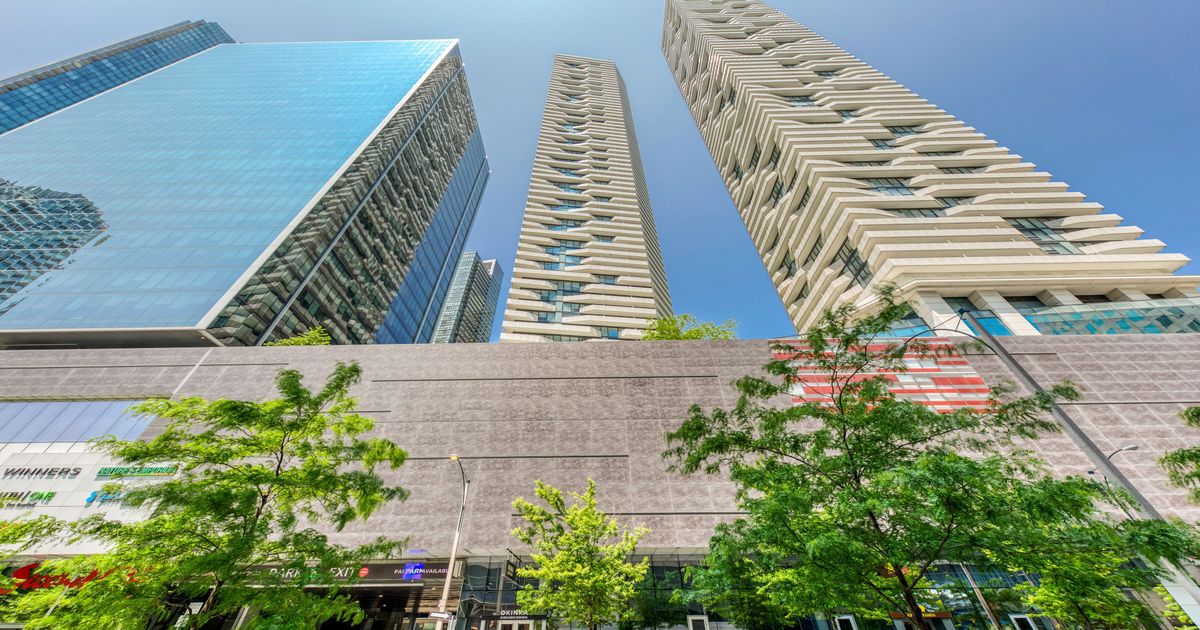 100 Harbour Street Toronto