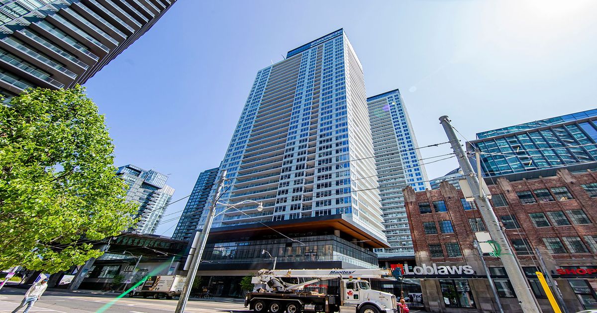 17 Bathurst Street Toronto