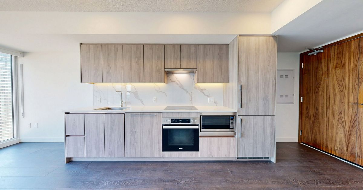 1 Concord Cityplace Way Toronto