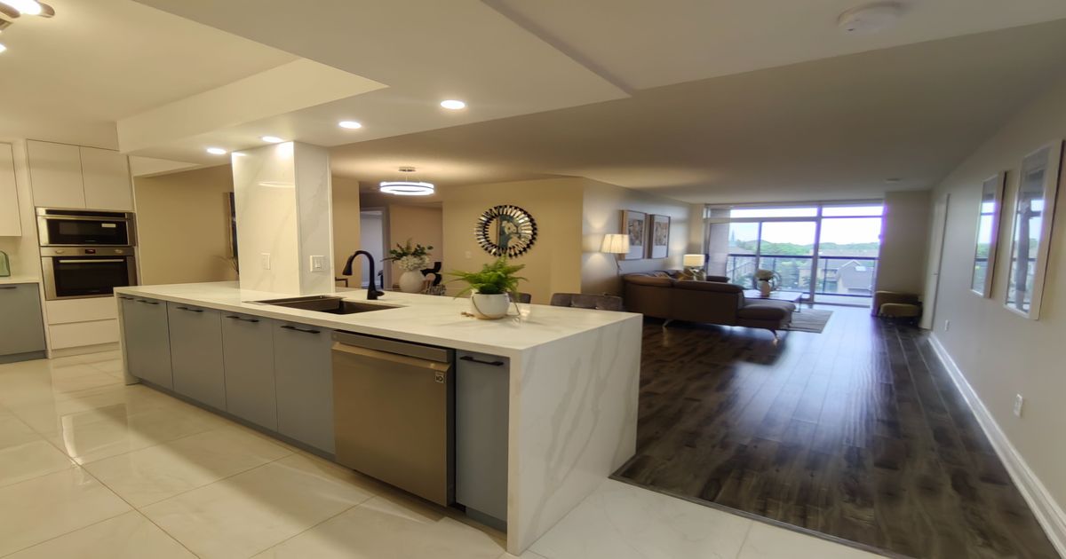 880 Grandview Way Toronto
