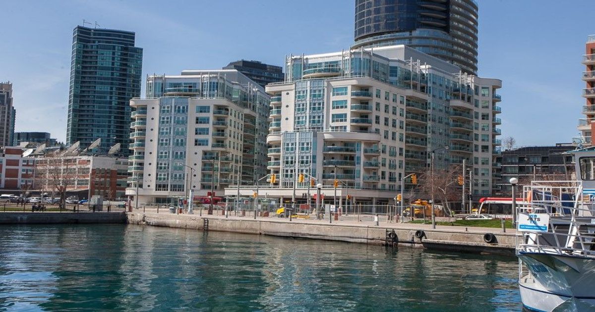 600 Queens Quay W Toronto