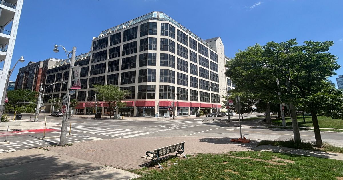 222 The Esplanade N/A Toronto